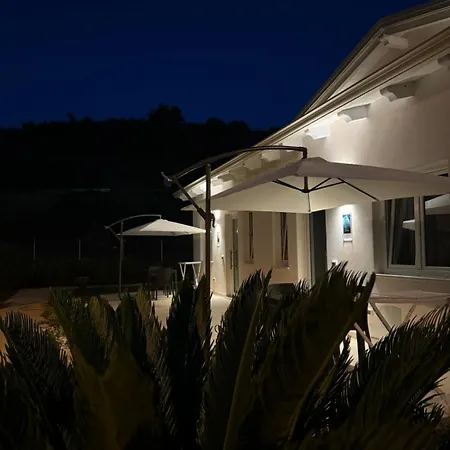 Couette-café Galaxy Tropea 4*